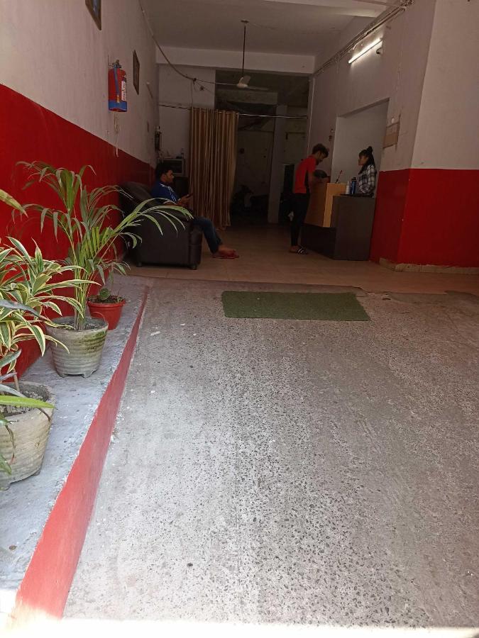 Hotel O Kl Khari Near Ashoka Park Mein Metro Ню Делхи Екстериор снимка