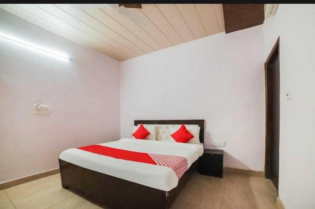 Hotel O Kl Khari Near Ashoka Park Mein Metro Ню Делхи Екстериор снимка